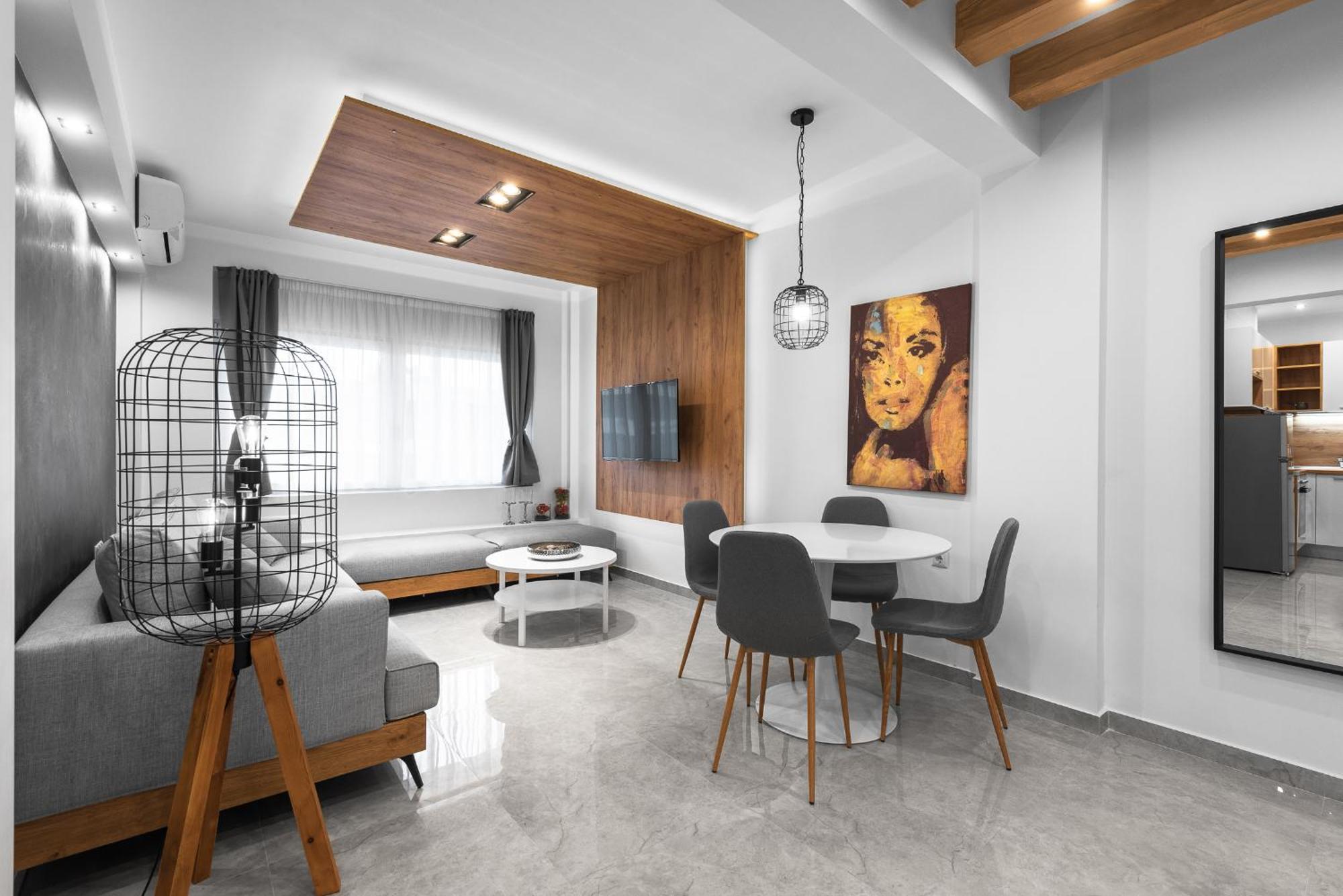 Wood N White, Nilie Hospitality Mgmt Thessalonique